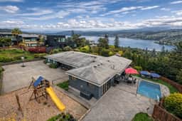 Luxury World Cup 2026 Seattle Estate | Private Pool & Hot Tub near Lumen Field
