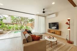 Sak ik': Comfortable Home w Private Plunge Pool and FREE Beach Shuttle!