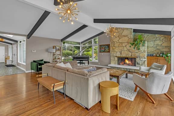 Luxury World Cup 2026 Seattle Estate | Private Pool & Hot Tub near Lumen Field